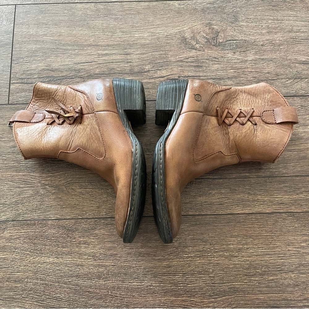 BORN Boots Karin Women’s Brown Leather Ankle Bootie Size 6.5 / 37 - Picture 4 of 10